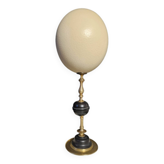 Oeuf d'Autruche, Socle en Laiton et Marbre Noir (XXème) H:35 cm | Collection