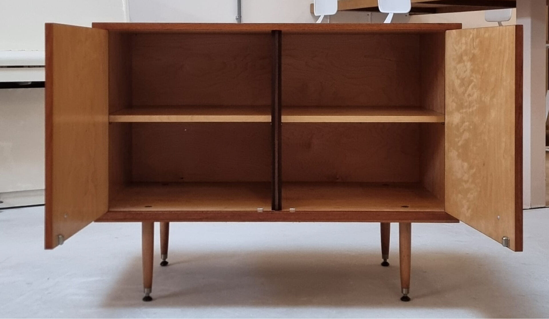 Armoire du milieu du siècle