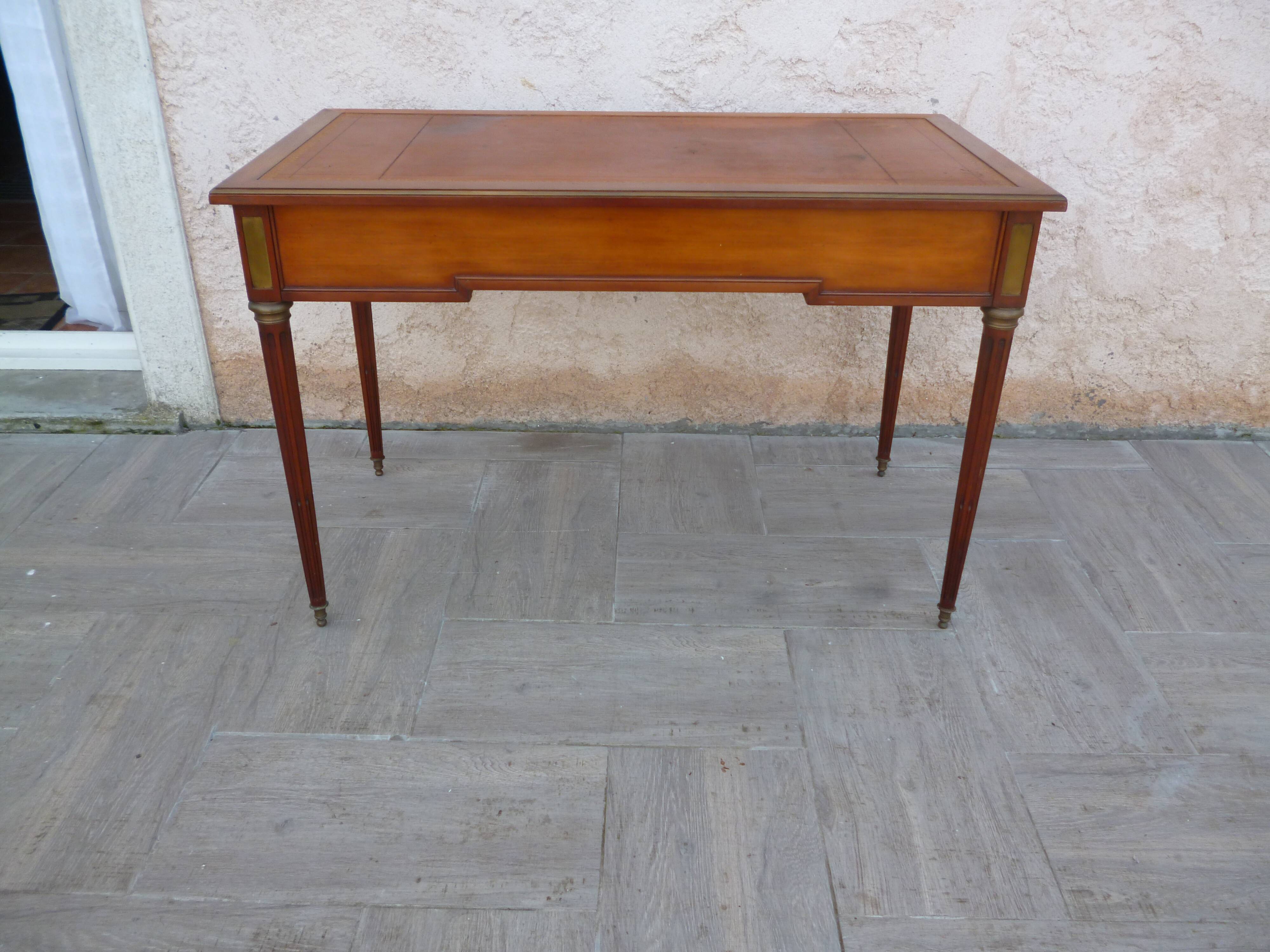 Bureau style Louis XVI à tirettes