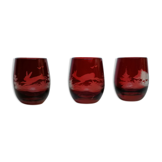 3 liquor glasses engraved hunting scenes