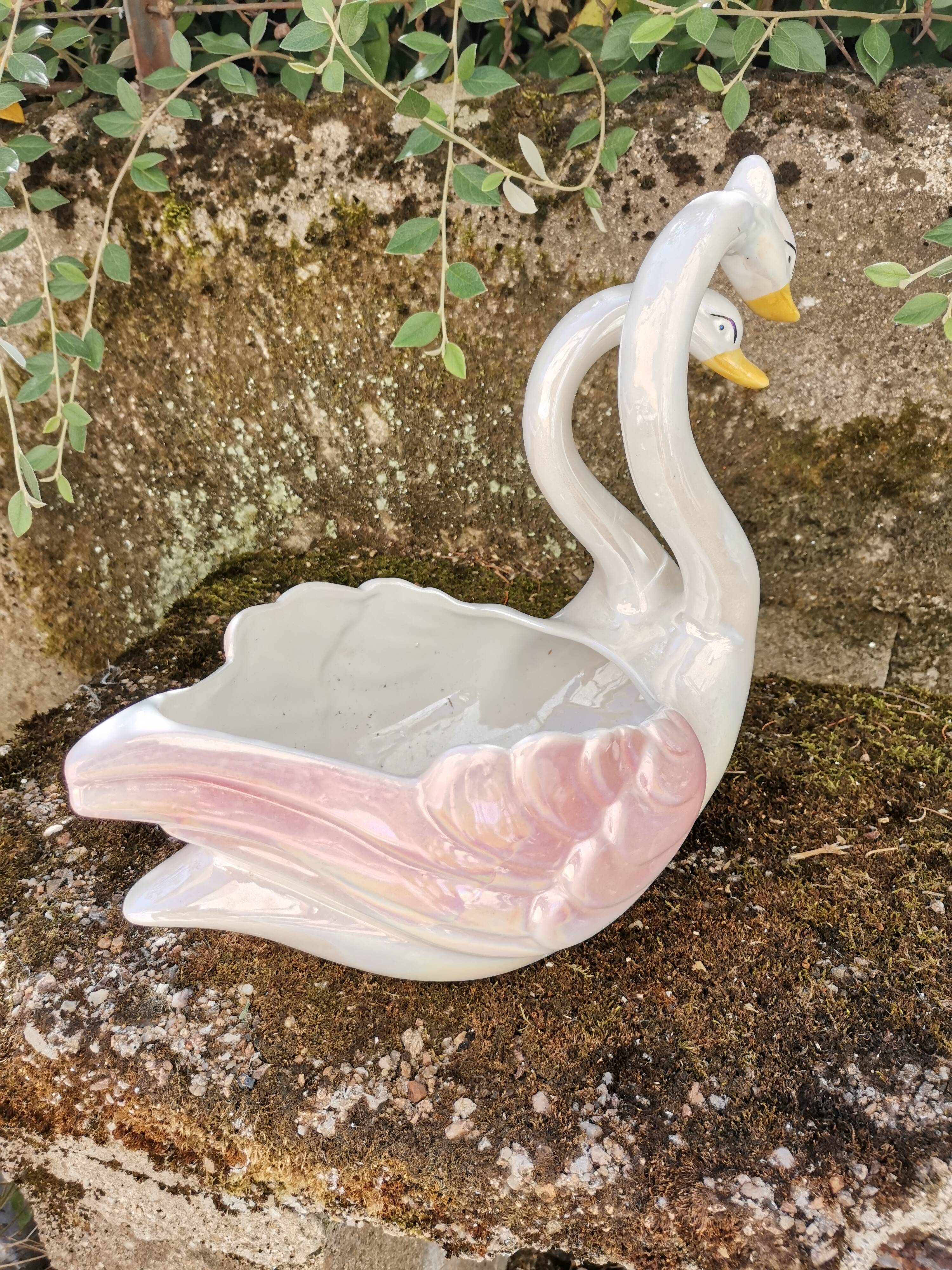 Couple swan pot cover