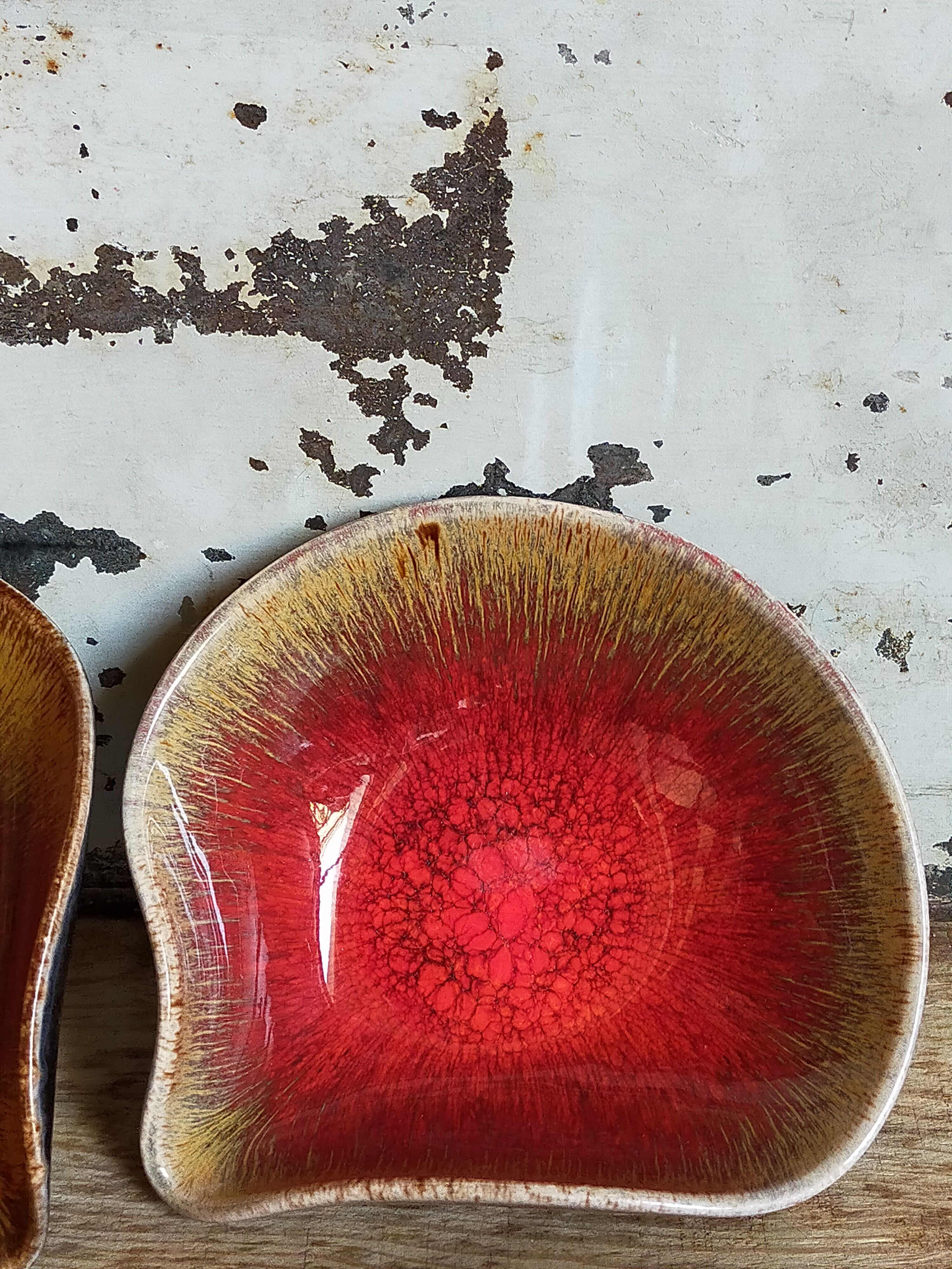 Four bowls free-form cups with French metal enamel
