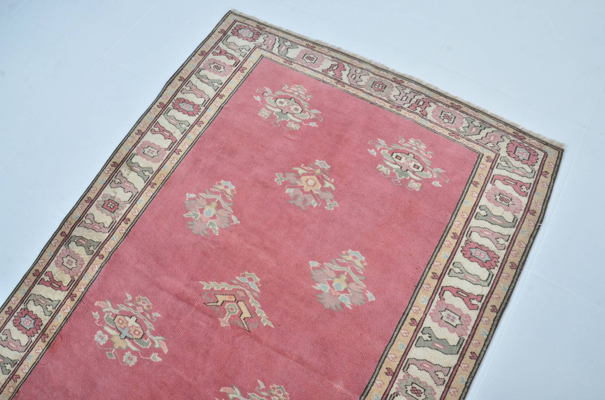 Tapis fait main Oushak turc sku 3548