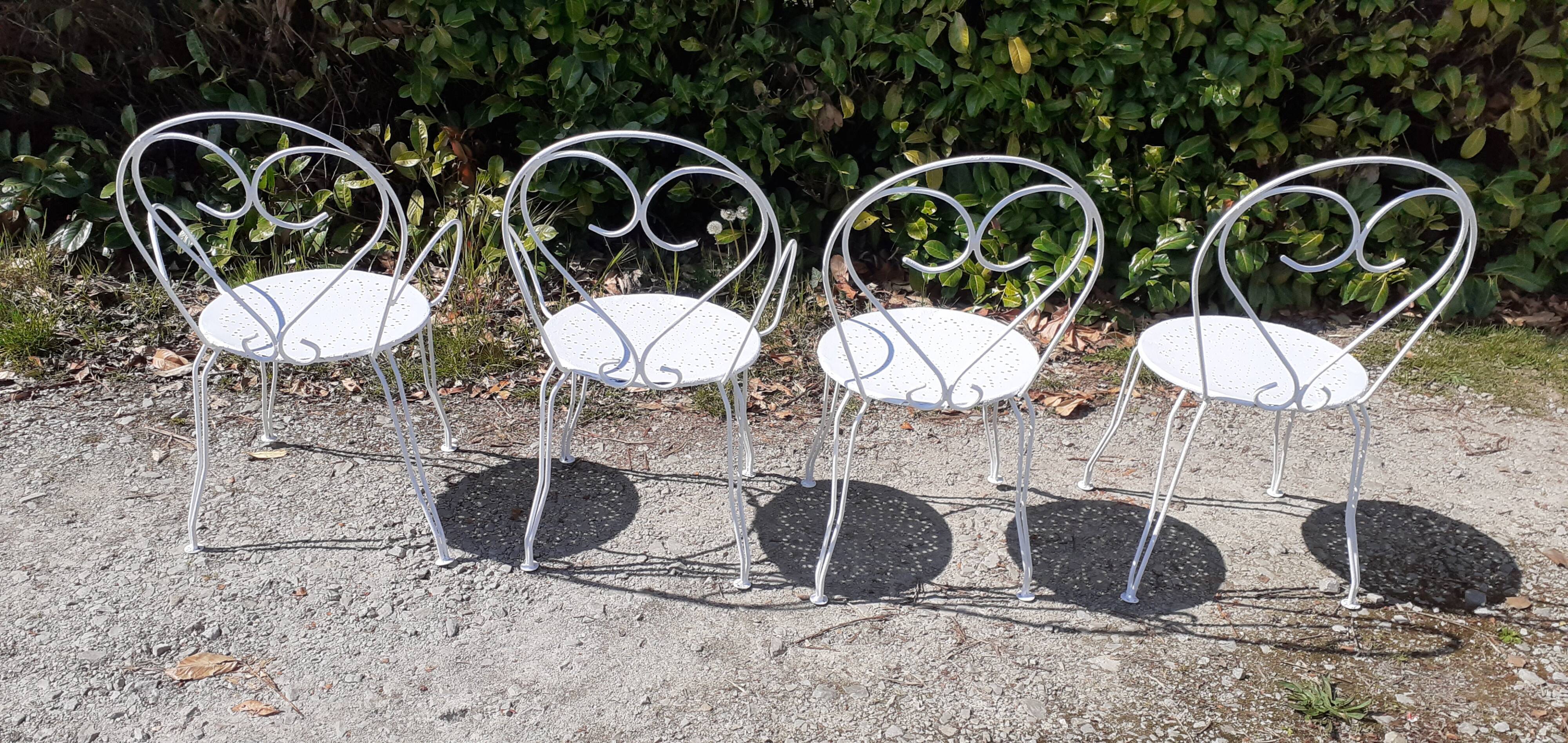 Salon de jardin 1 table 2 chaises 2 fauteuils en fer forgé ancien blanc