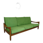 Vintage 3-seater canapé in solid oak with boucle fabric, Scandinavian design from the 70s.
