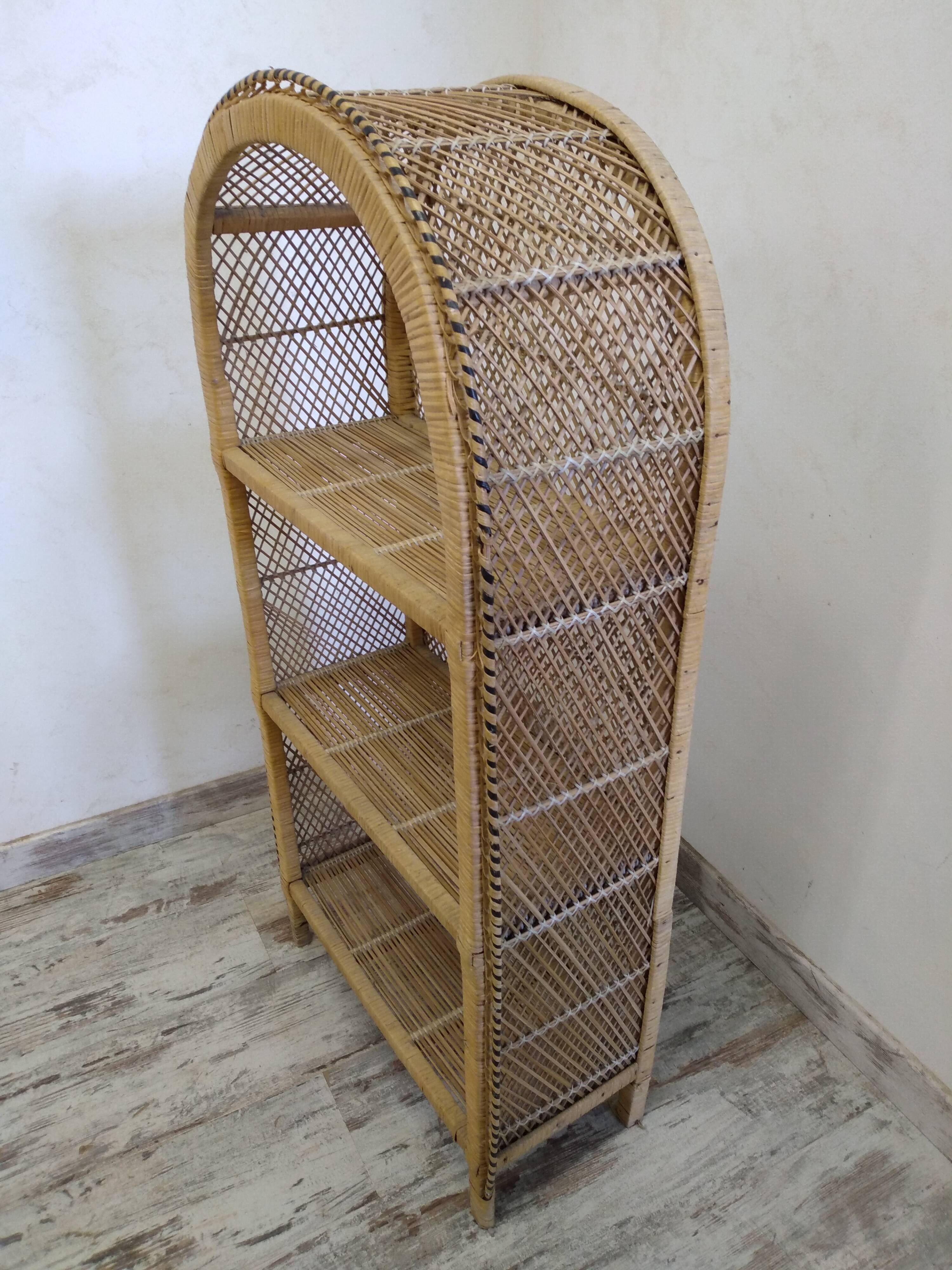 Étagère en osier vintage