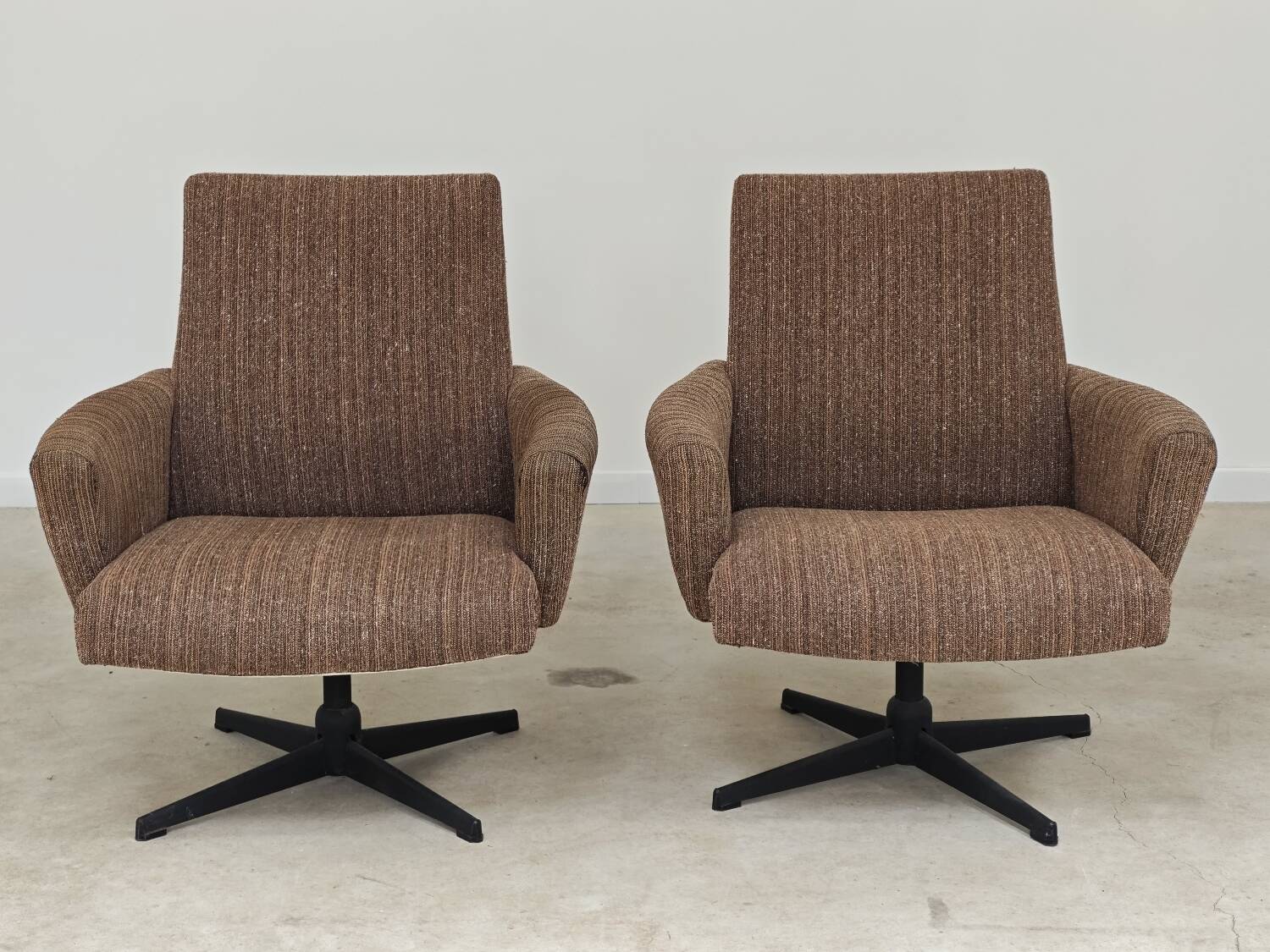 Paire de fauteuils pivotant Tchécoslovaquie 1960