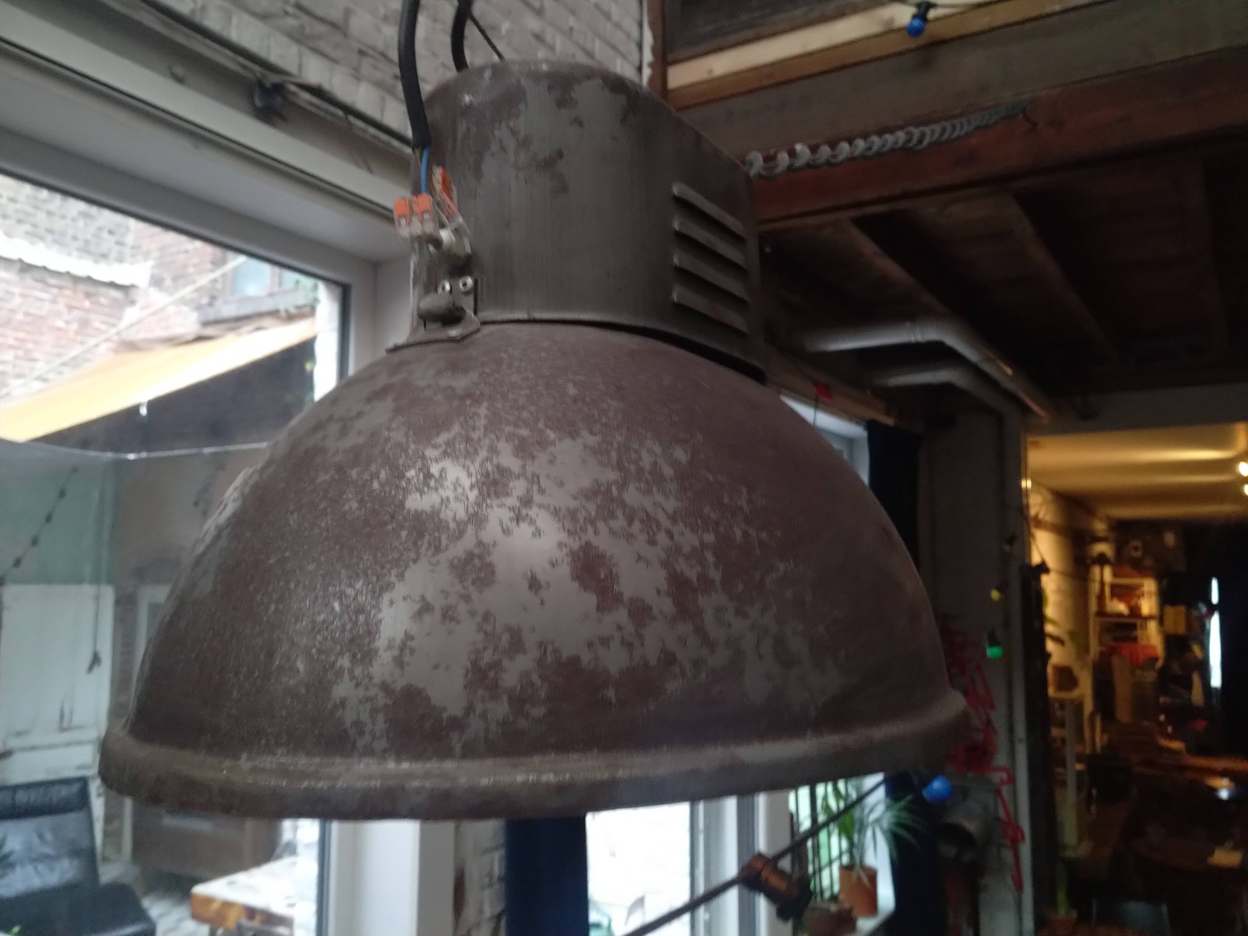 Grande lampe industrielle N°4