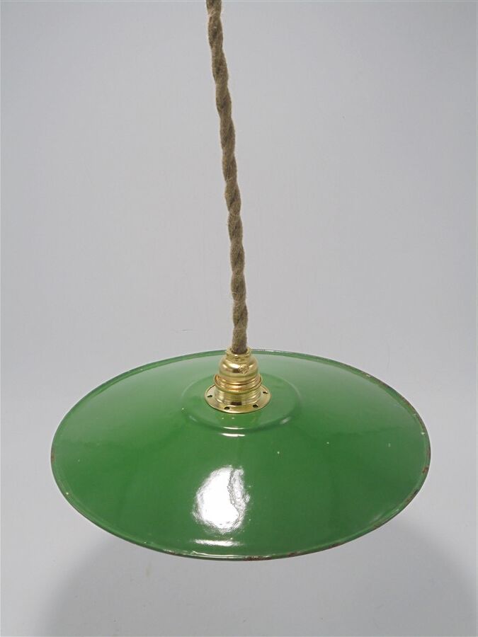 Enamelled sheet metal suspension