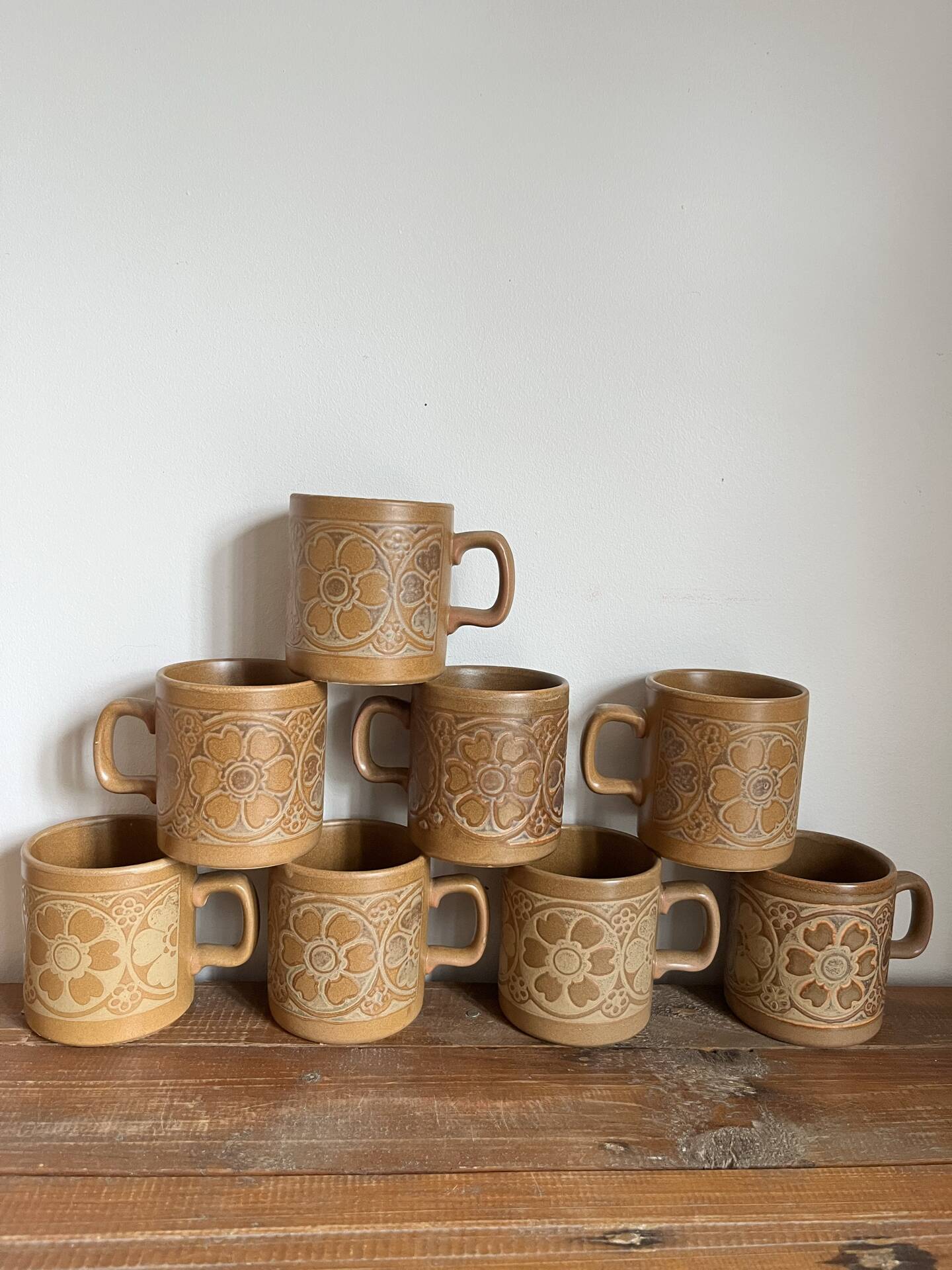 8 stoneware mugs