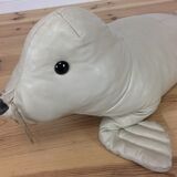 Omersa seal, white leather foot rest