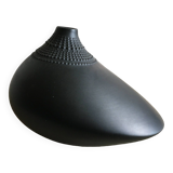 "Pollo" vase designed for the porcelain maker Rosenthal by Tapio Wirkkala (1970s)