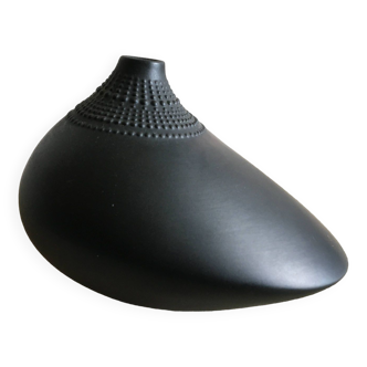 “Pollo” vase Designed for the porcelain maker Rosenthal by Tapio Wirkkala (1970s)