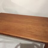 Scandinavian dining table with extension