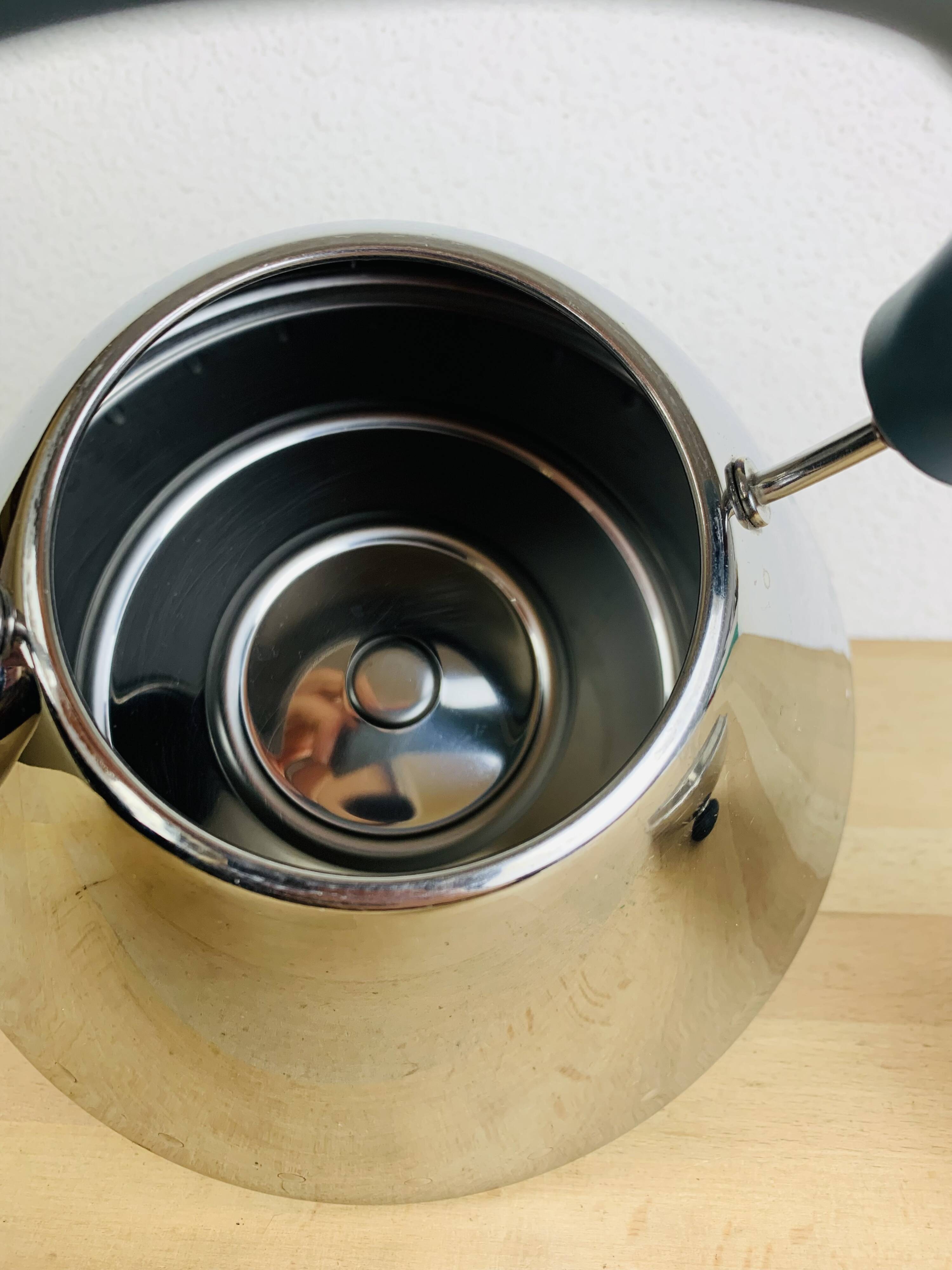 Alessi stainless steel kettle model 9093, design