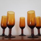 Set of 5 amber stemmed glasses