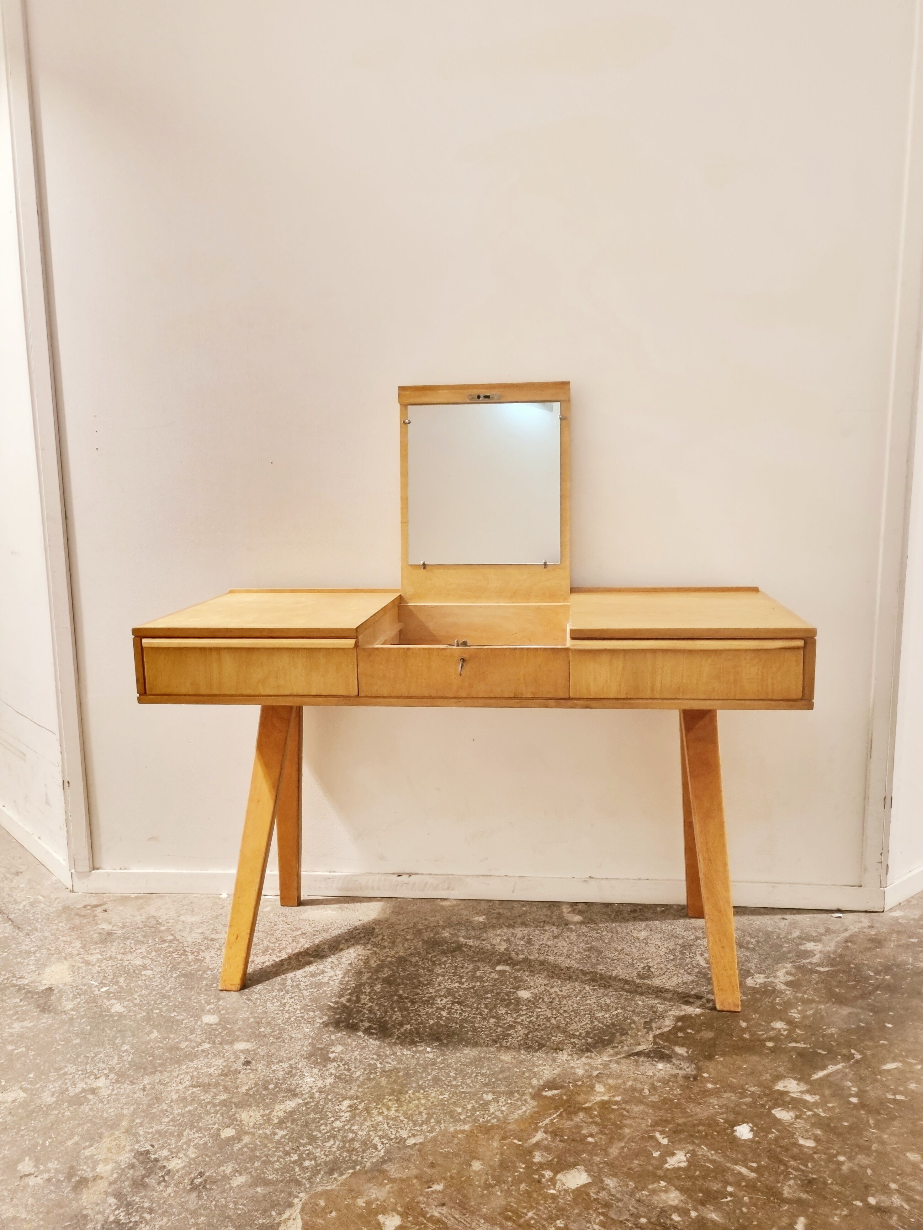Dutch Modern Dressing Table in Plywood by Cees Braakman for Pastoe, 1951