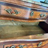 Petite commode style Louis XV