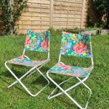 pair folding beach chairs