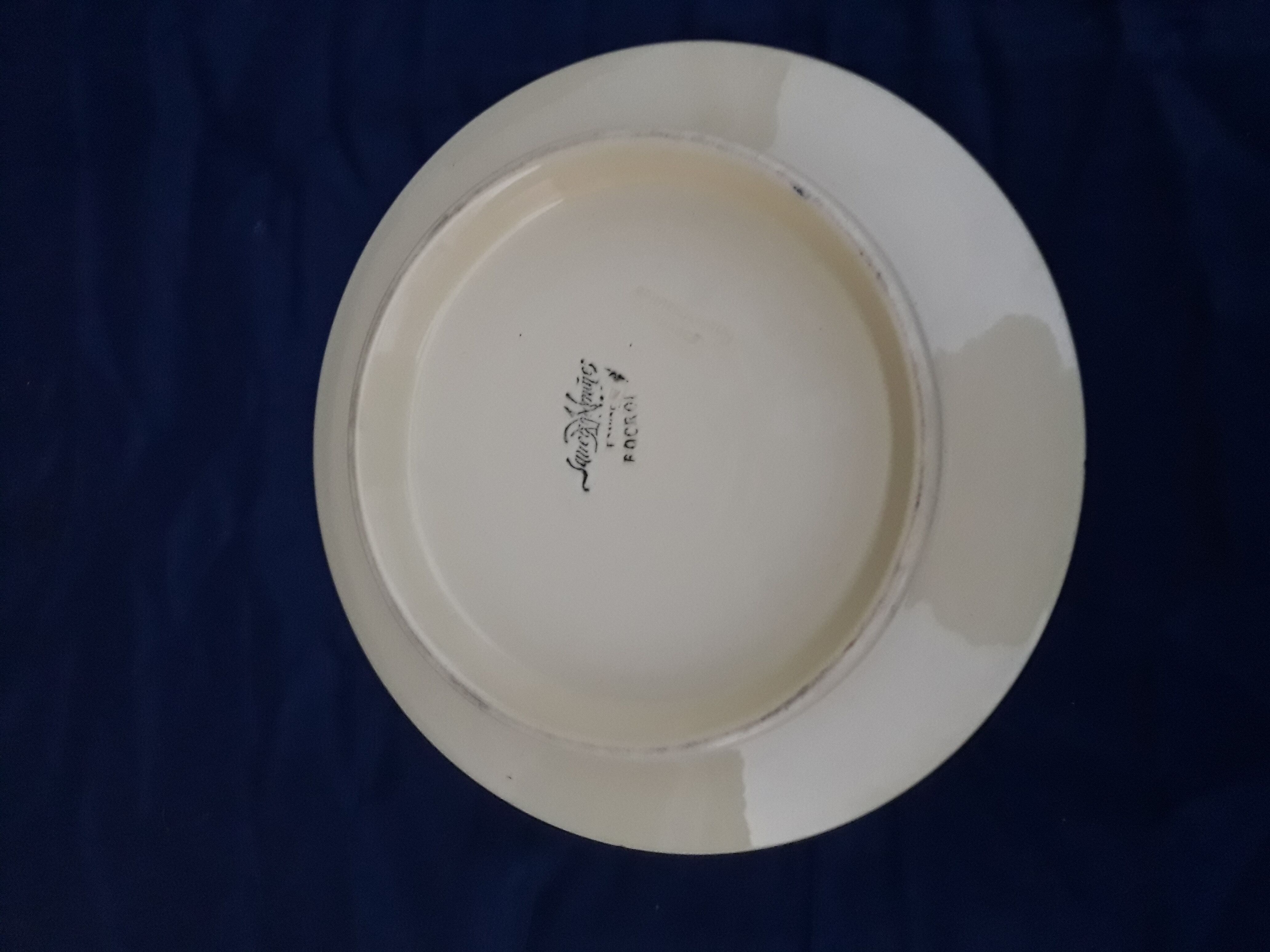 Plate on pedestal in sarreguemines model Rocroi diam 22.5 cm