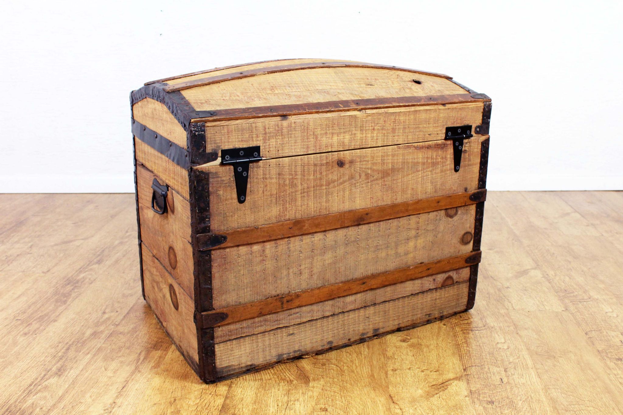 Bomb chest or trunk of trip of the century