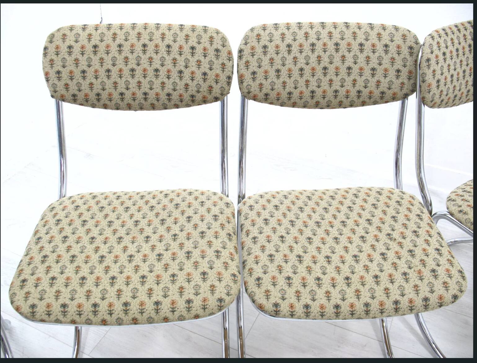 Set of 6 vintage design chairs in chrome metal – 1970s