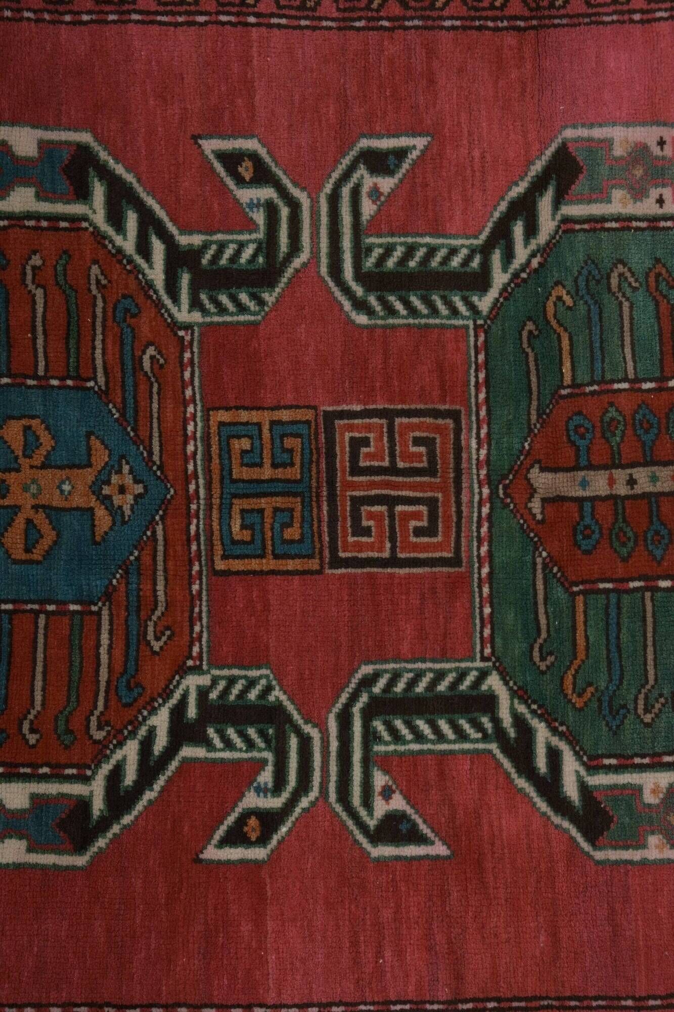 Vintage handmade Turkish rug 120x199 cm