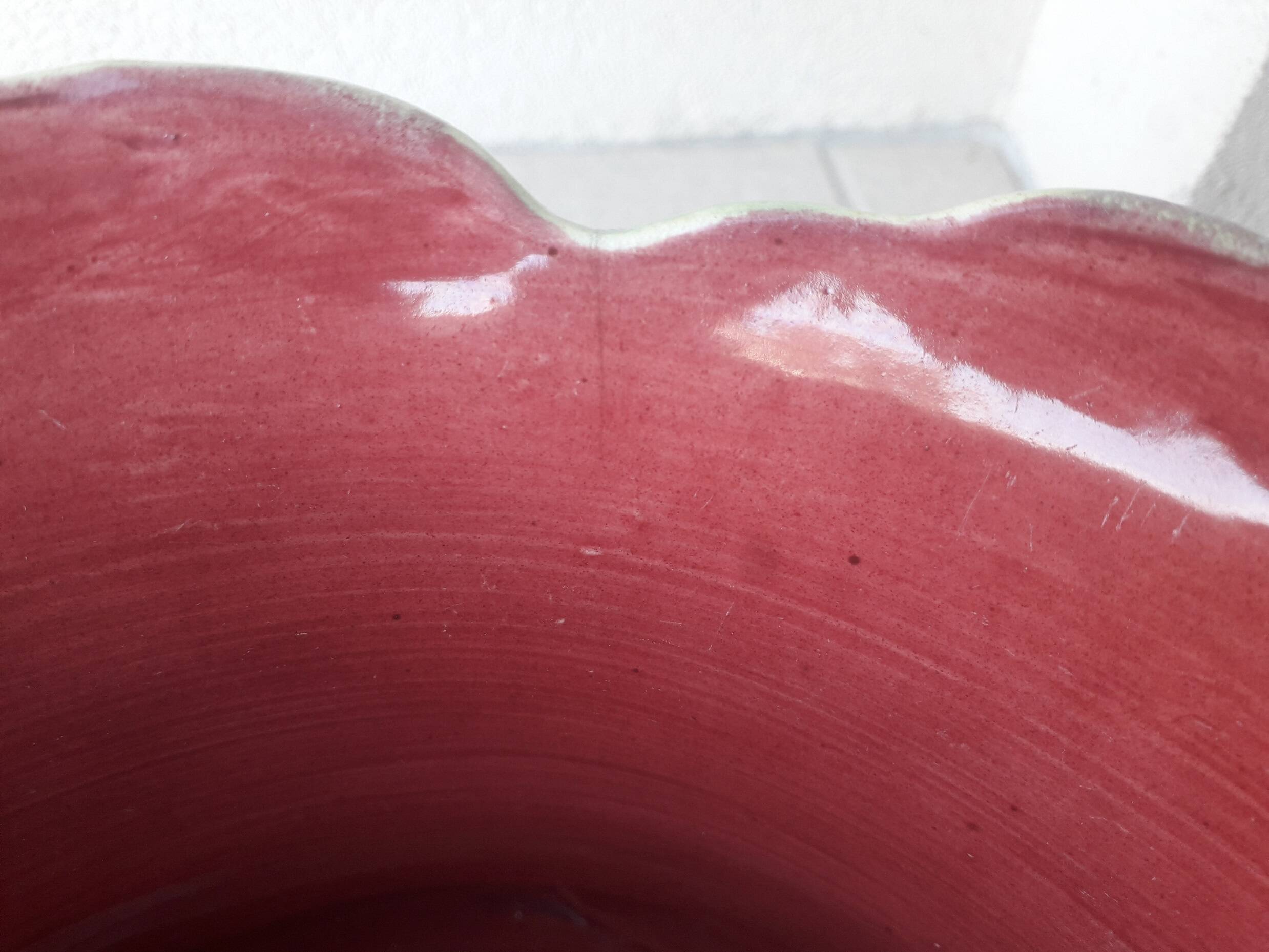 Earthenware cache-pot