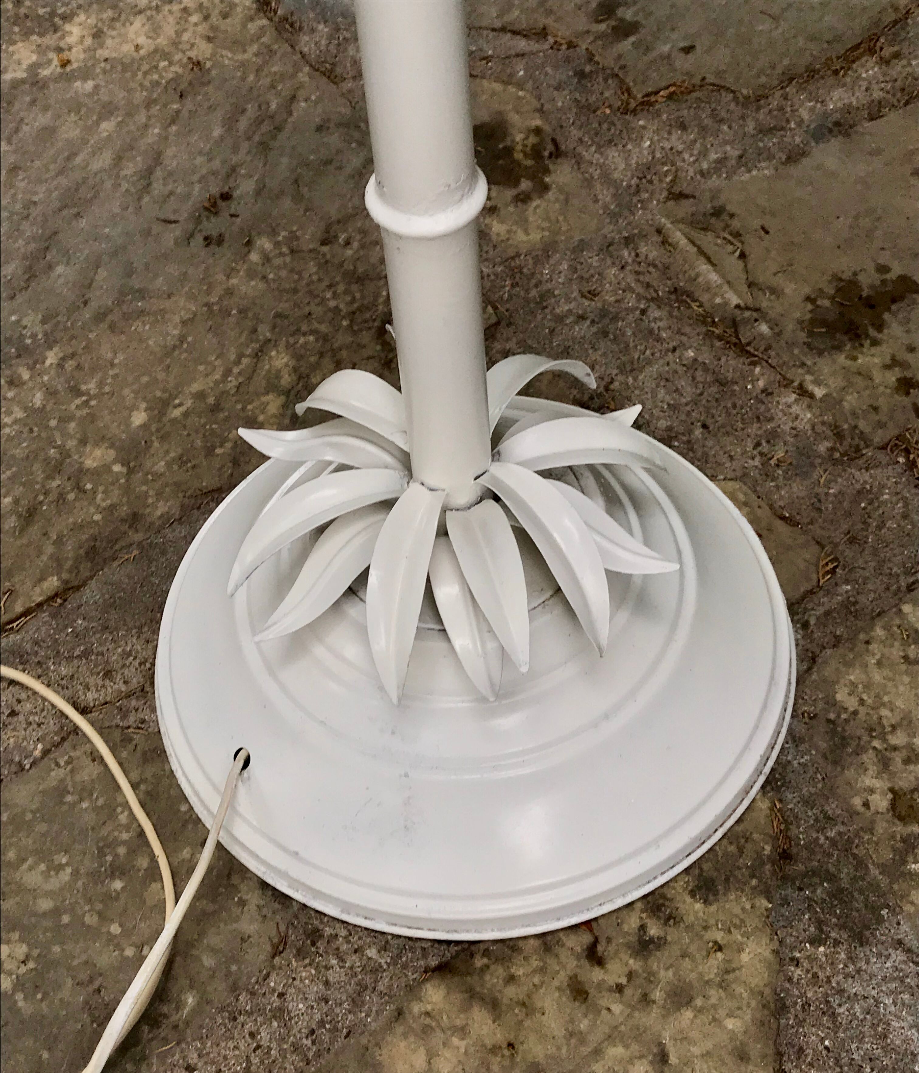 Palm lamppost by Sergio Terzani