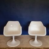 Pair of tulip armchairs.