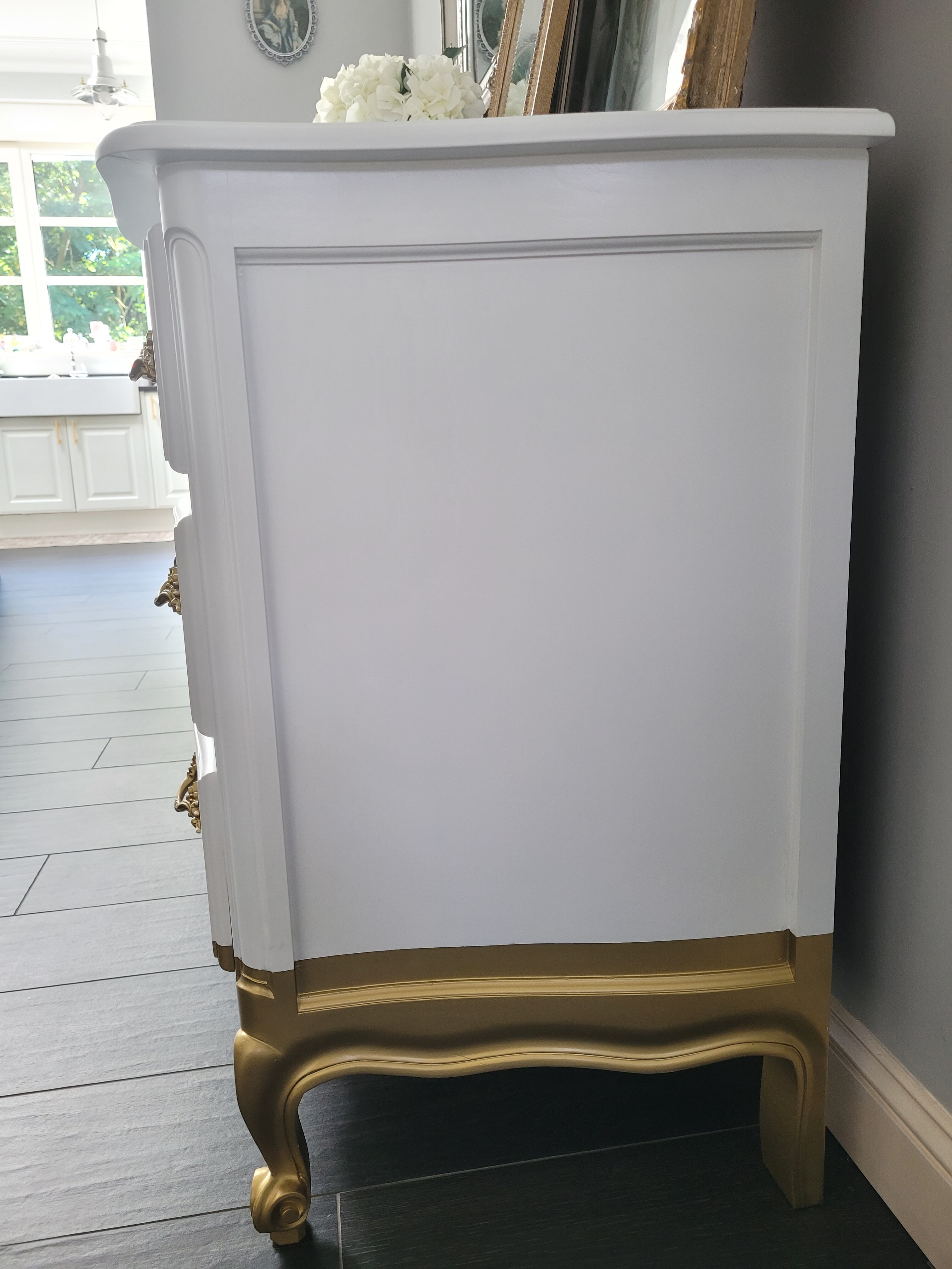 Louis XV style chest of drawers, white and gold