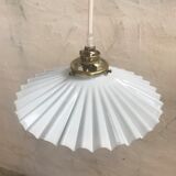 White pleated opaline hanging lamp