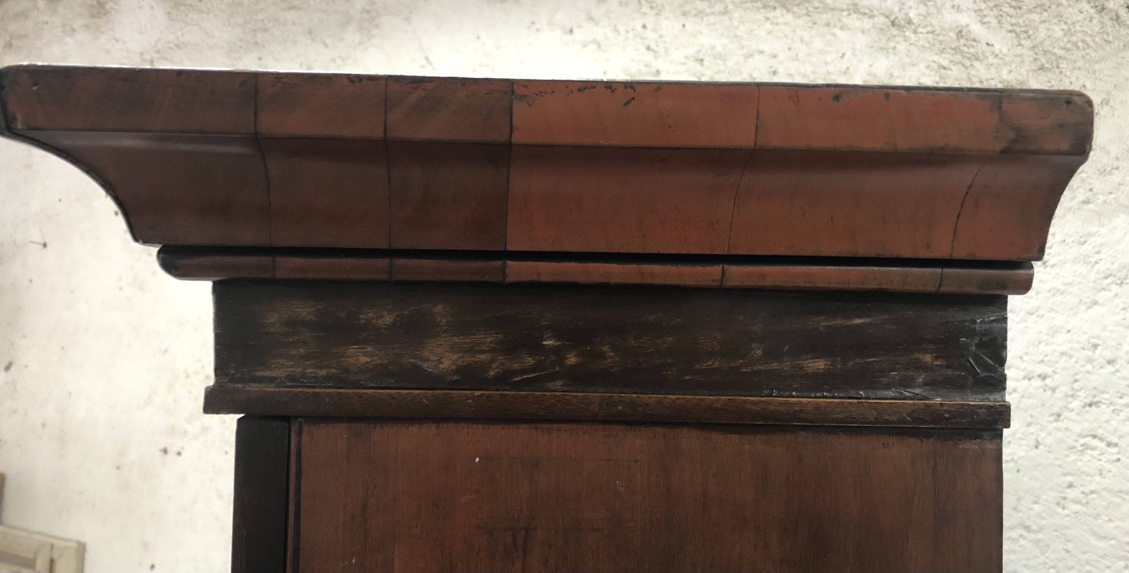 English display cabinet style