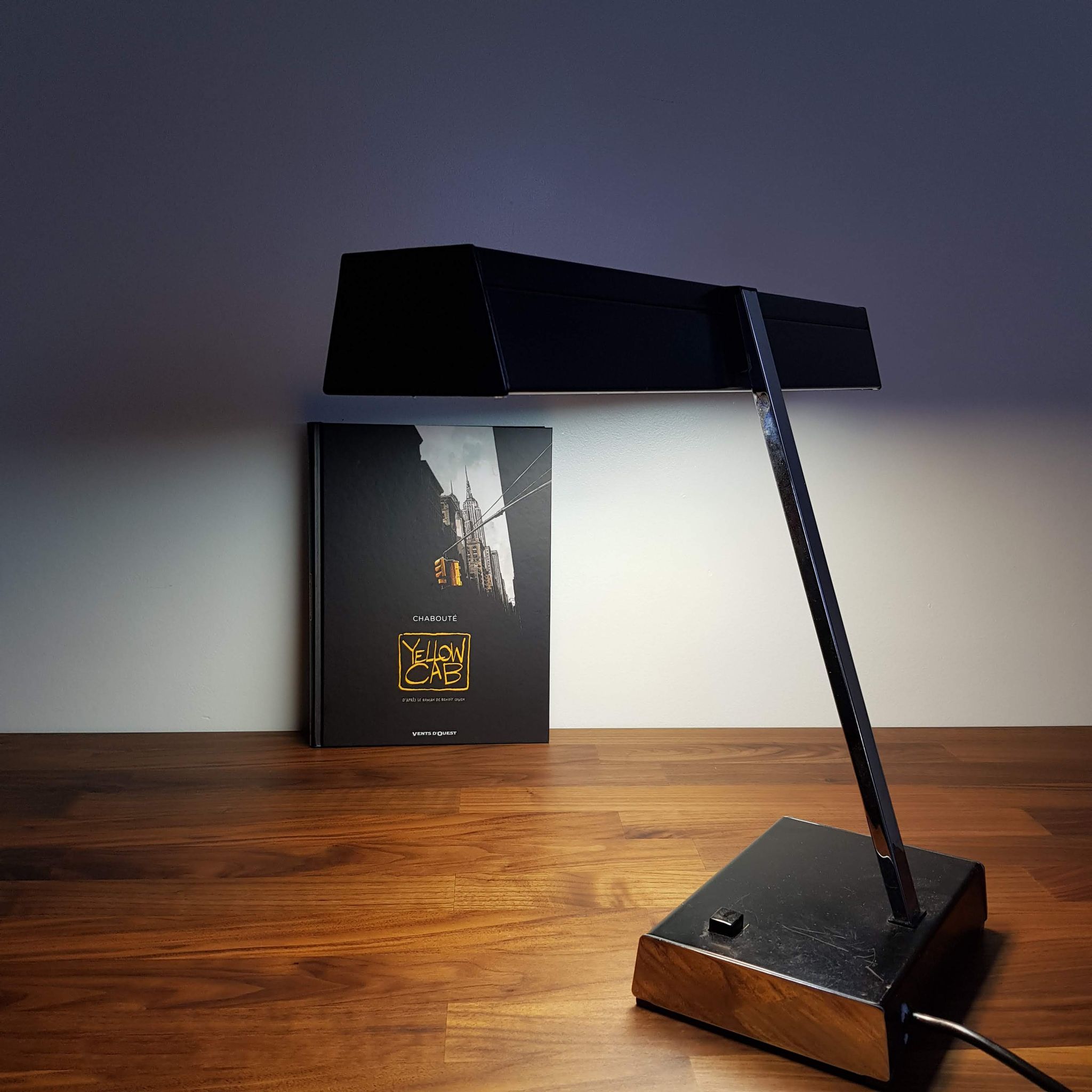 Large Scandinavian desk lamp designer Jac Jacobsen editor Luxo in black and chrome lacquered metal
