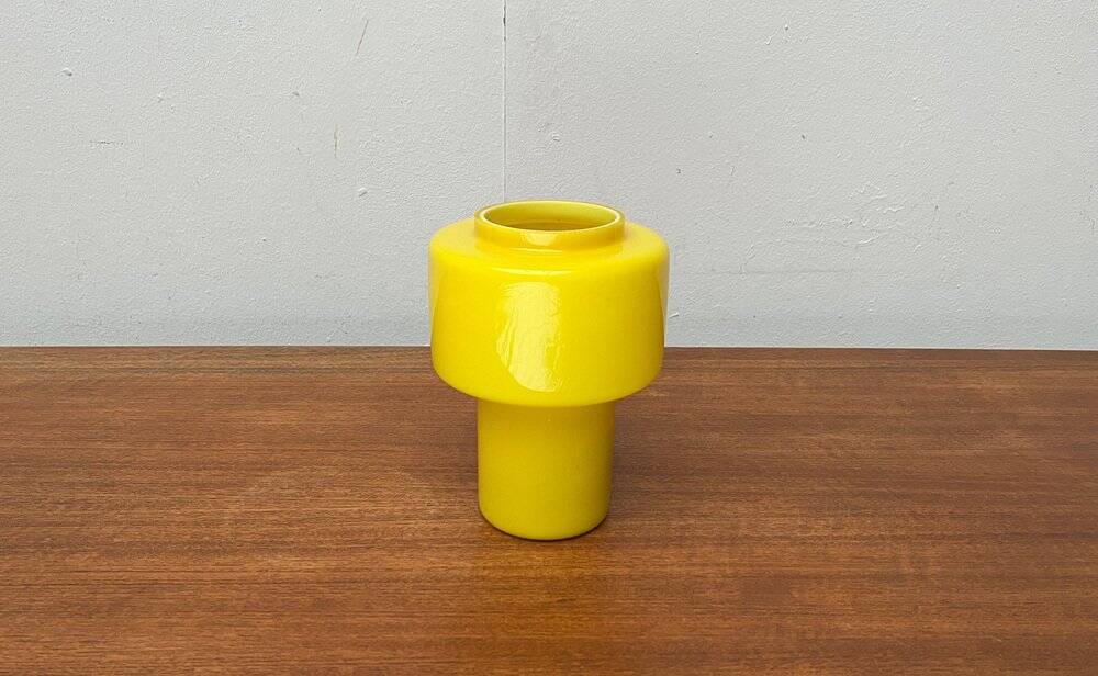 Mid-century yellow glass table lamp model 120 by Uno & Östen Kristiansson for Luxus, Vittsjö, Sweden, 1950s.