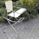 Chaise haute jaune clair