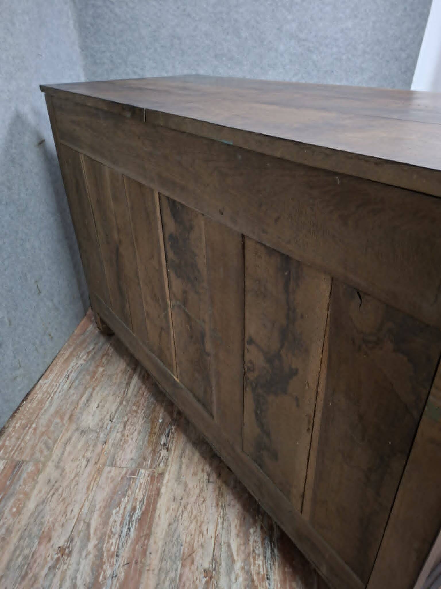 Buffet from the Louis Philippe era in solid walnut, dating from the 19th century.
