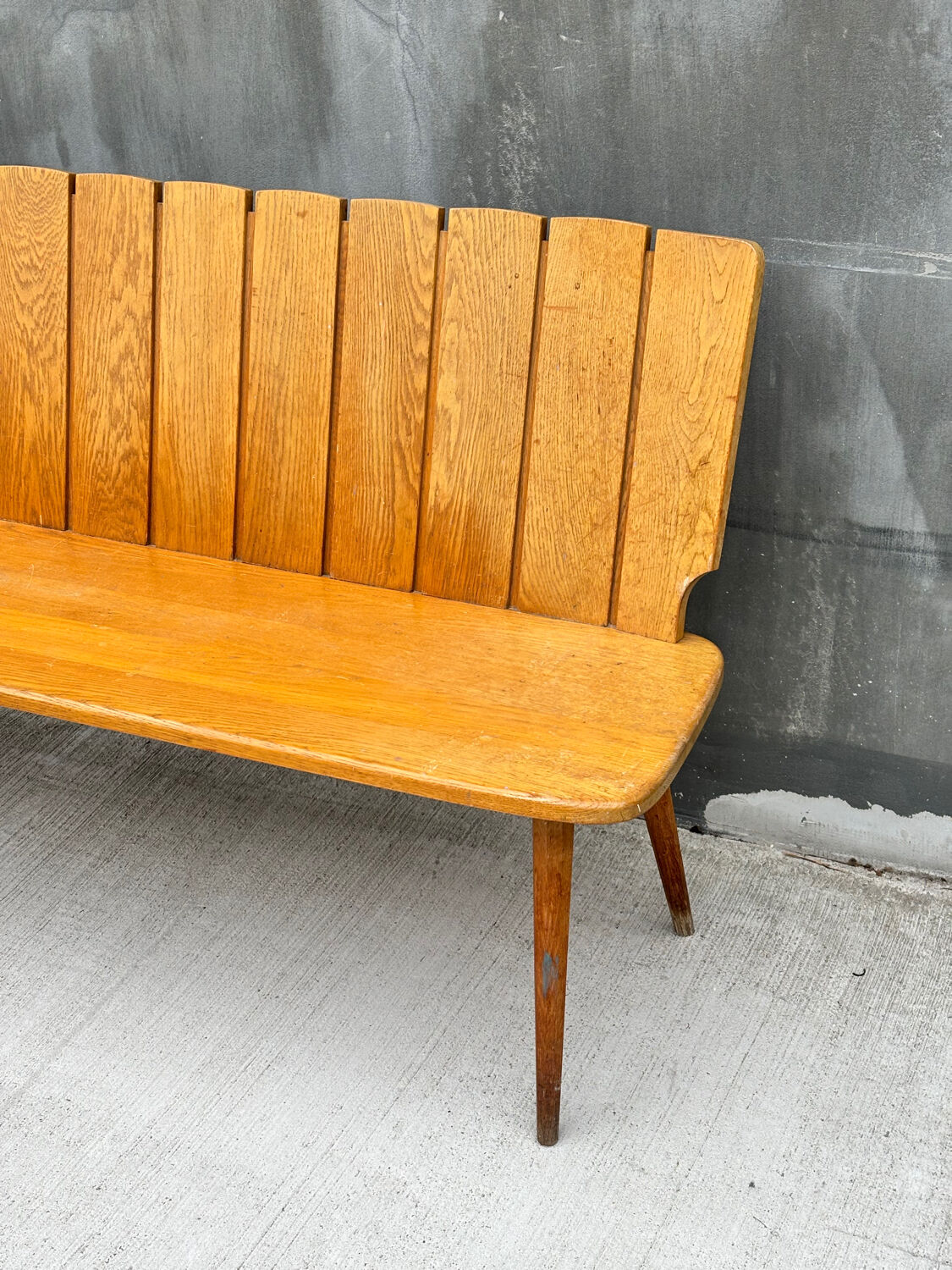 Brutalist corner bench in oak – European design, 1960s/70s