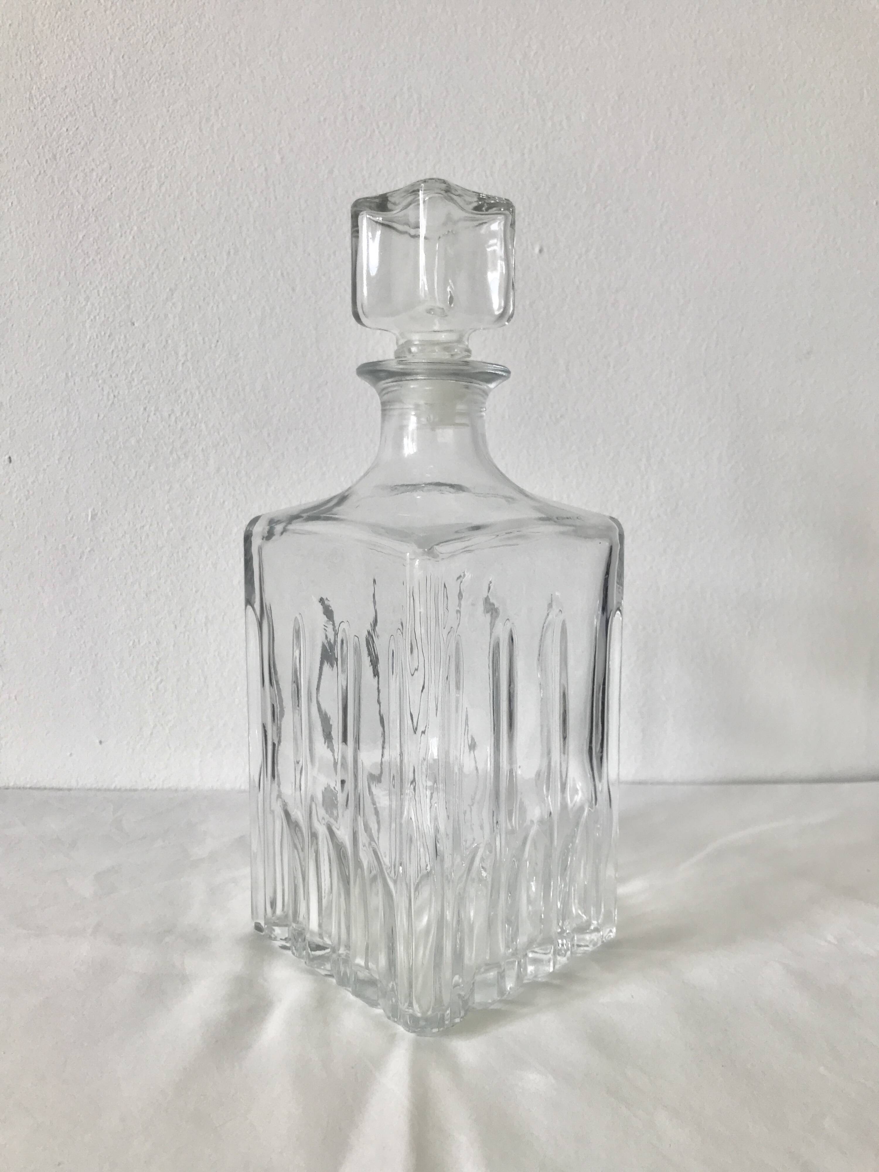 Glass whiskey decanter