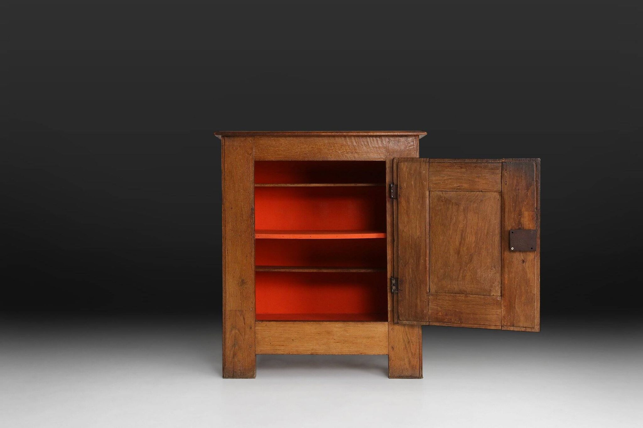 Cabinet en chêne, Belgique XVIIIe siècle