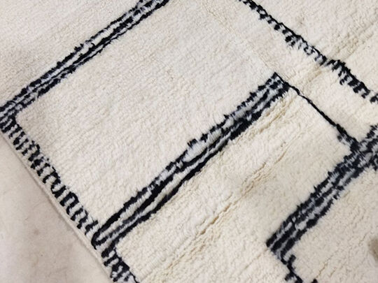 Handmade moroccan berber carpet 213 x 147 cm