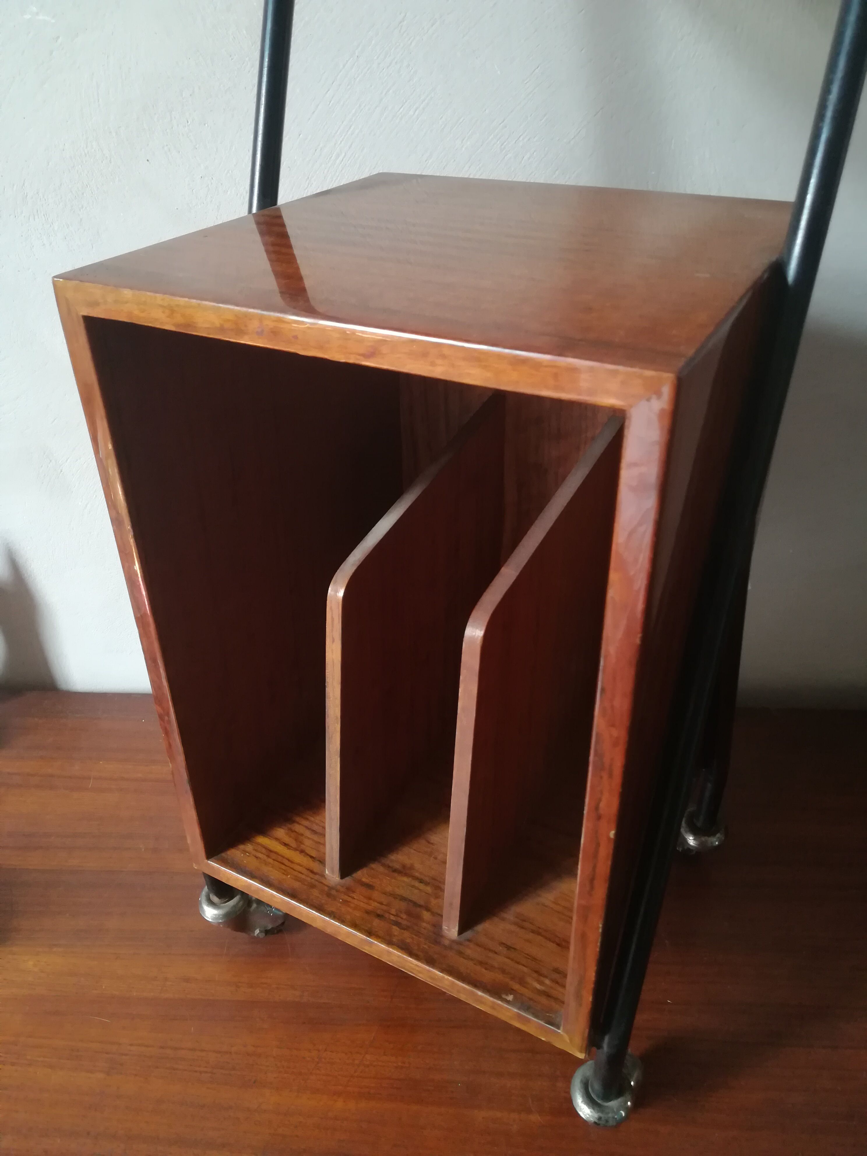 Modernist dessert on wheels