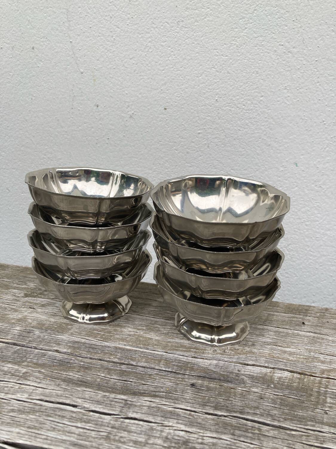 8 stainless steel bowls from the 1970s