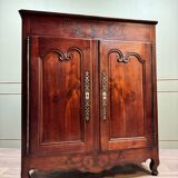 Armoire trois quarts en noyer de style Louis XV, XIXème siècle