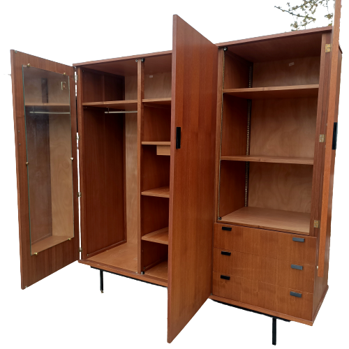 André Simard closet