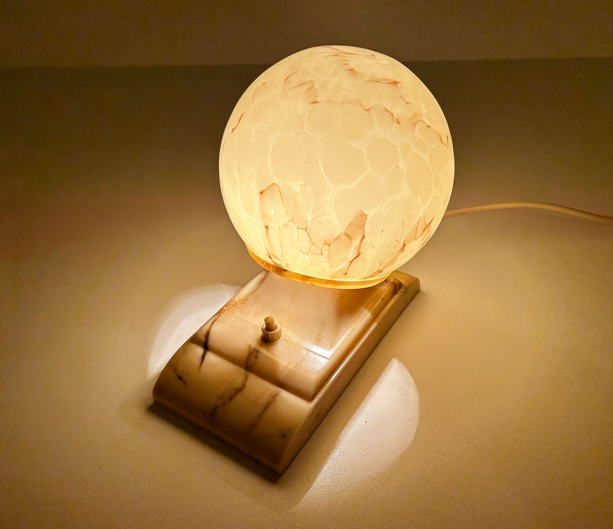Vintage Art Deco Table Lamp, 40 years, Bakelite Melamine Opaline Marble