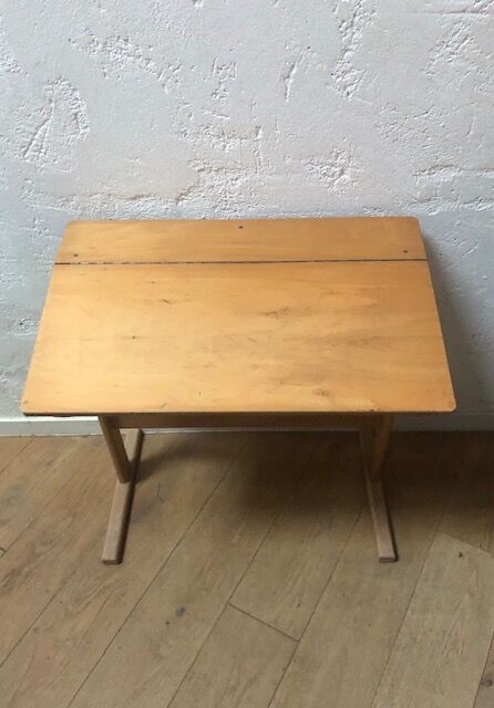 Child's desk