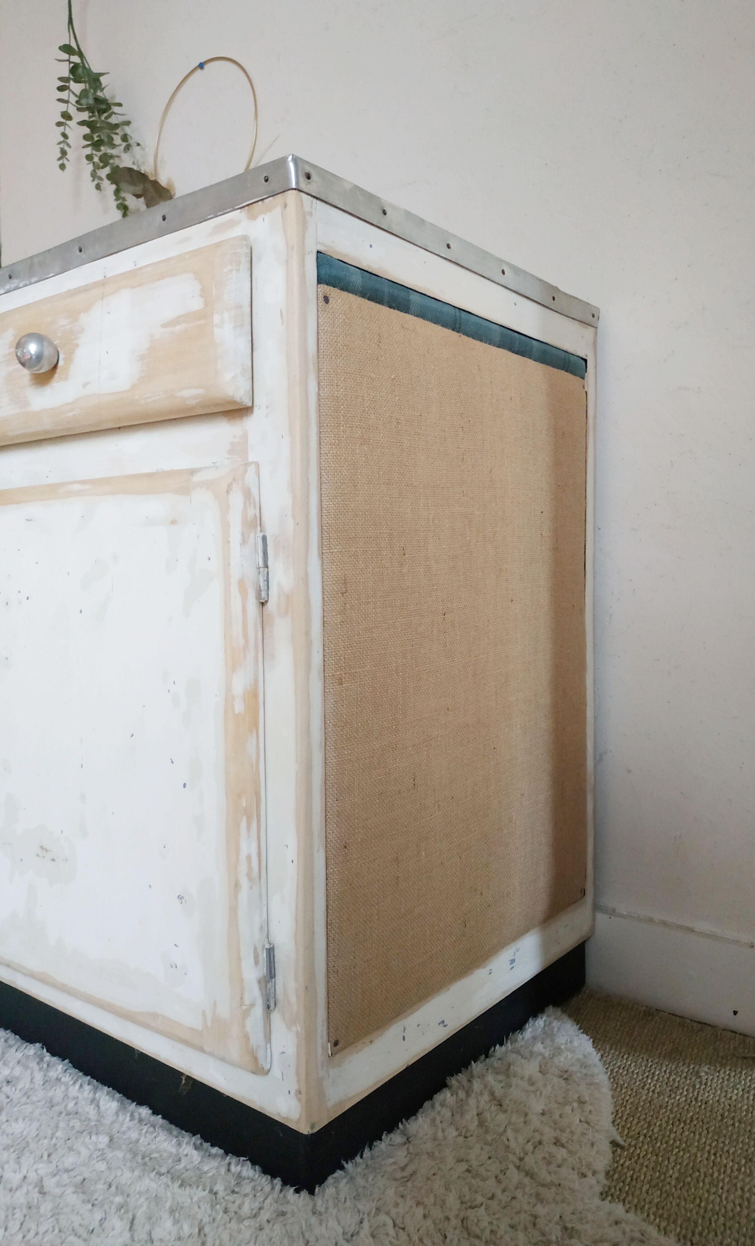 Buffet mado low patinated renovated concrete tray