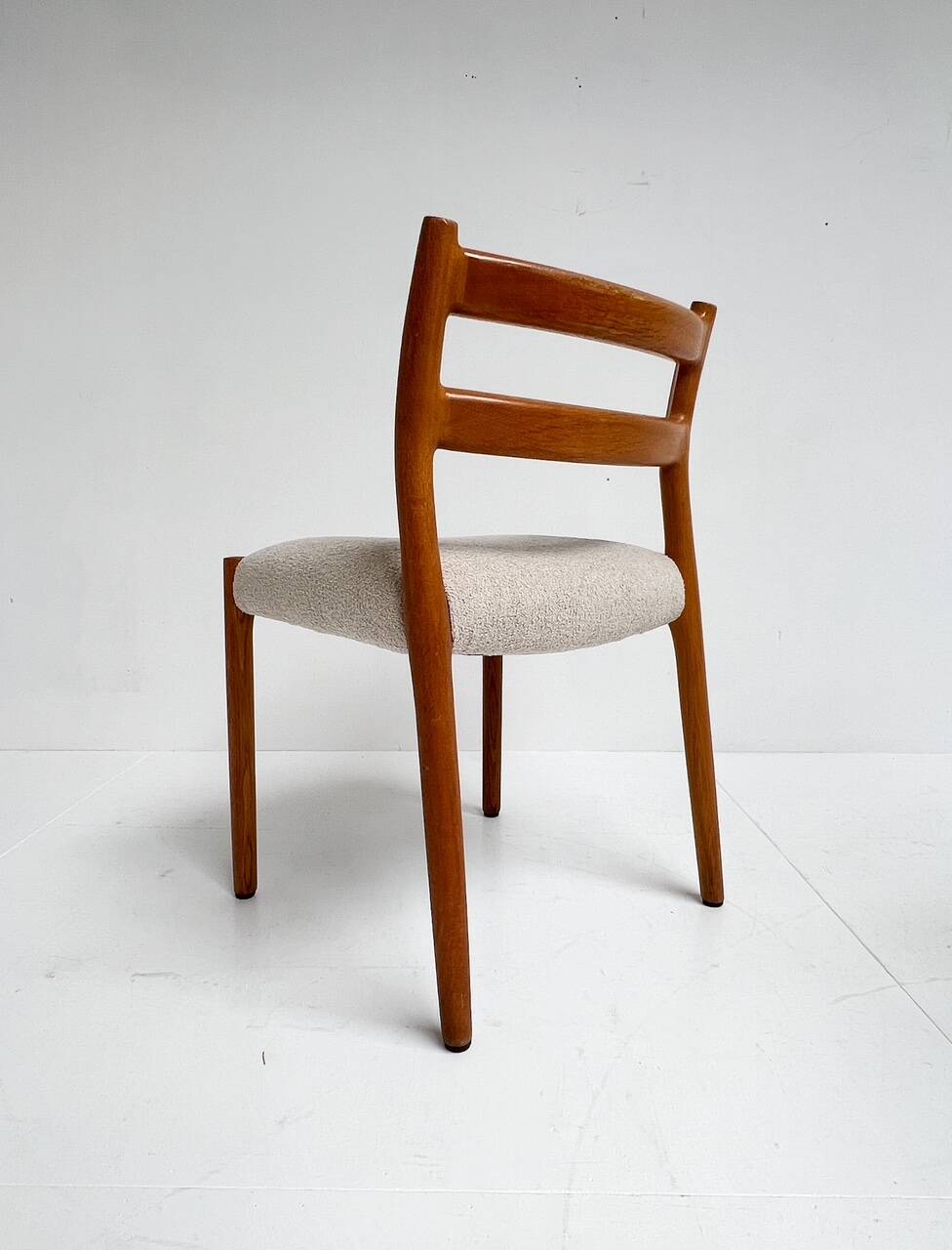 Set re upholstered Model 84 chairs by Niels Otto Møller, 1960s