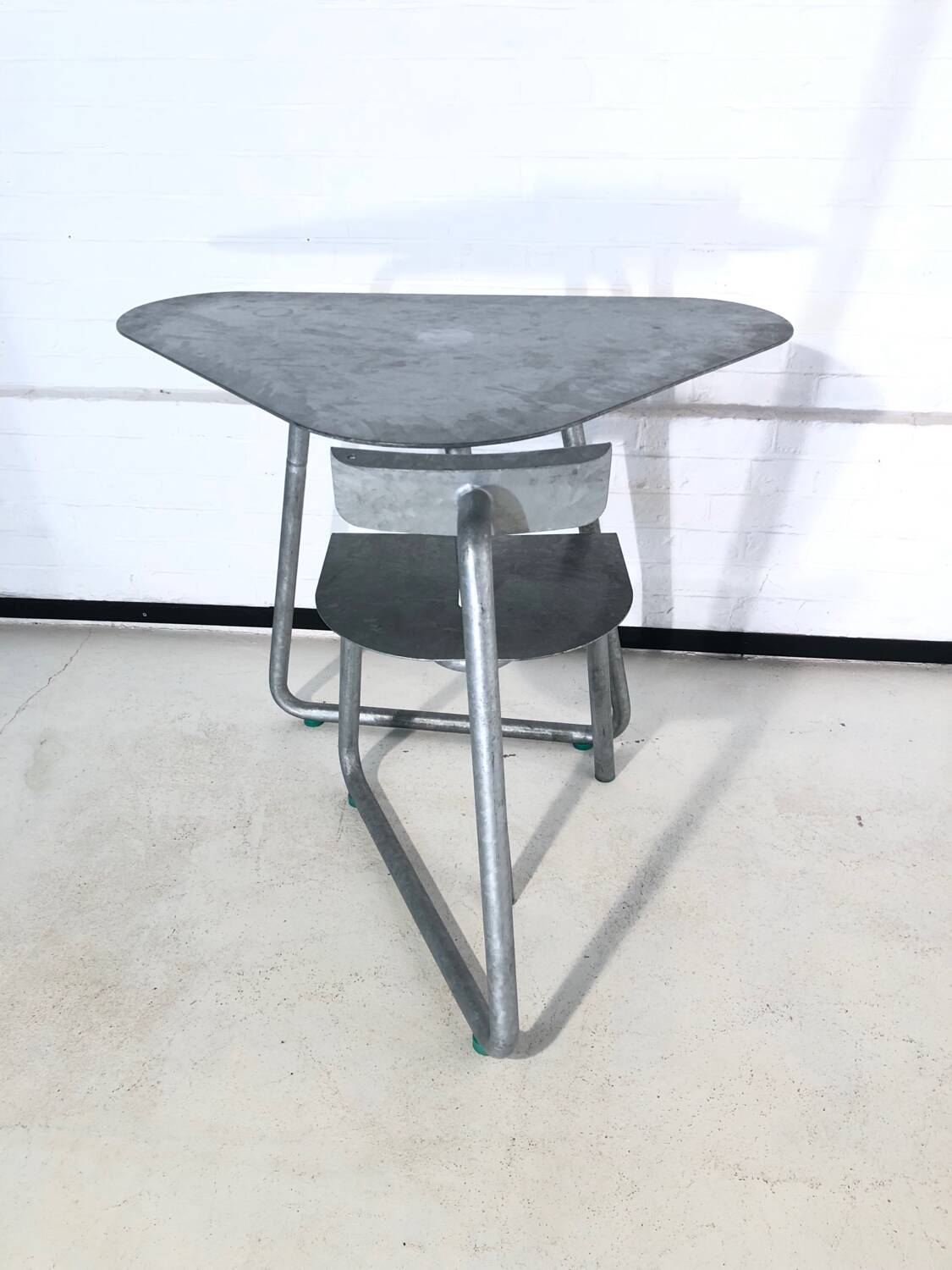 SPT steel table and its designer chair Atelier Serruys 2022